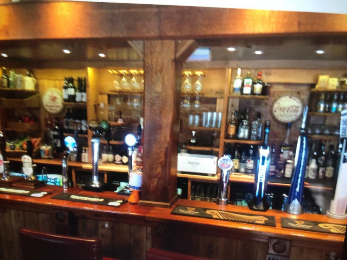 ברודוויי Horse & Hound Inn מראה חיצוני תמונה