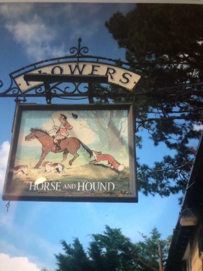 ברודוויי Horse & Hound Inn מראה חיצוני תמונה